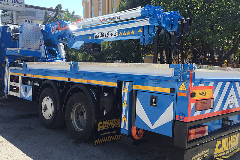 HS 30 (10 TONNE) Hydraulic Folding Boom Crane